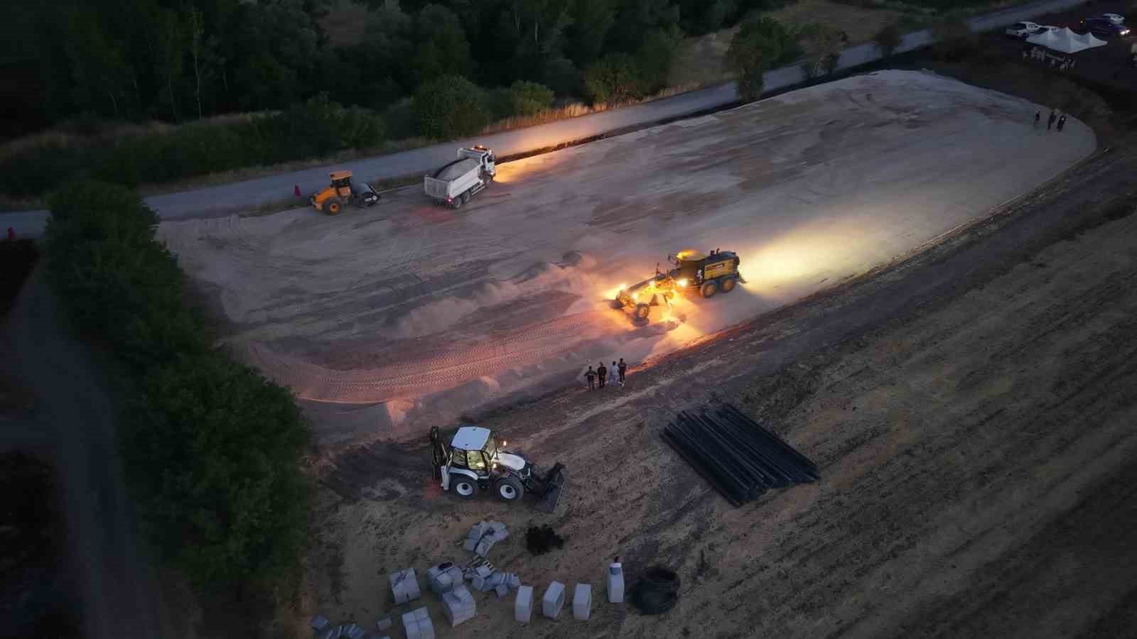 Yangından etkilenen vatandaşlar i&ccedil;in konteyner alanları oluşturuluyor

