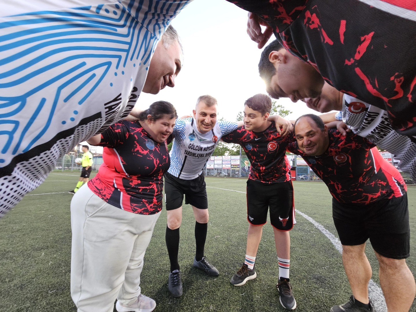 G&ouml;lc&uuml;k&rsquo;te k&ouml;yler arası futbol heyecanı
