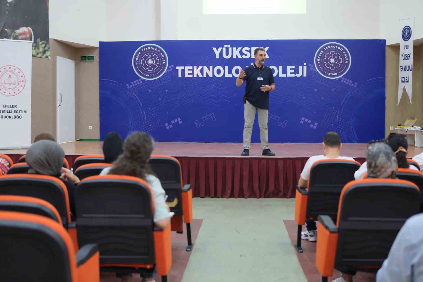 Yüksek Teknoloji Koleji koordinatörü Dr. Başaran, yapay zeka eğitiminin müfredata eklenmesini değerlendirdi