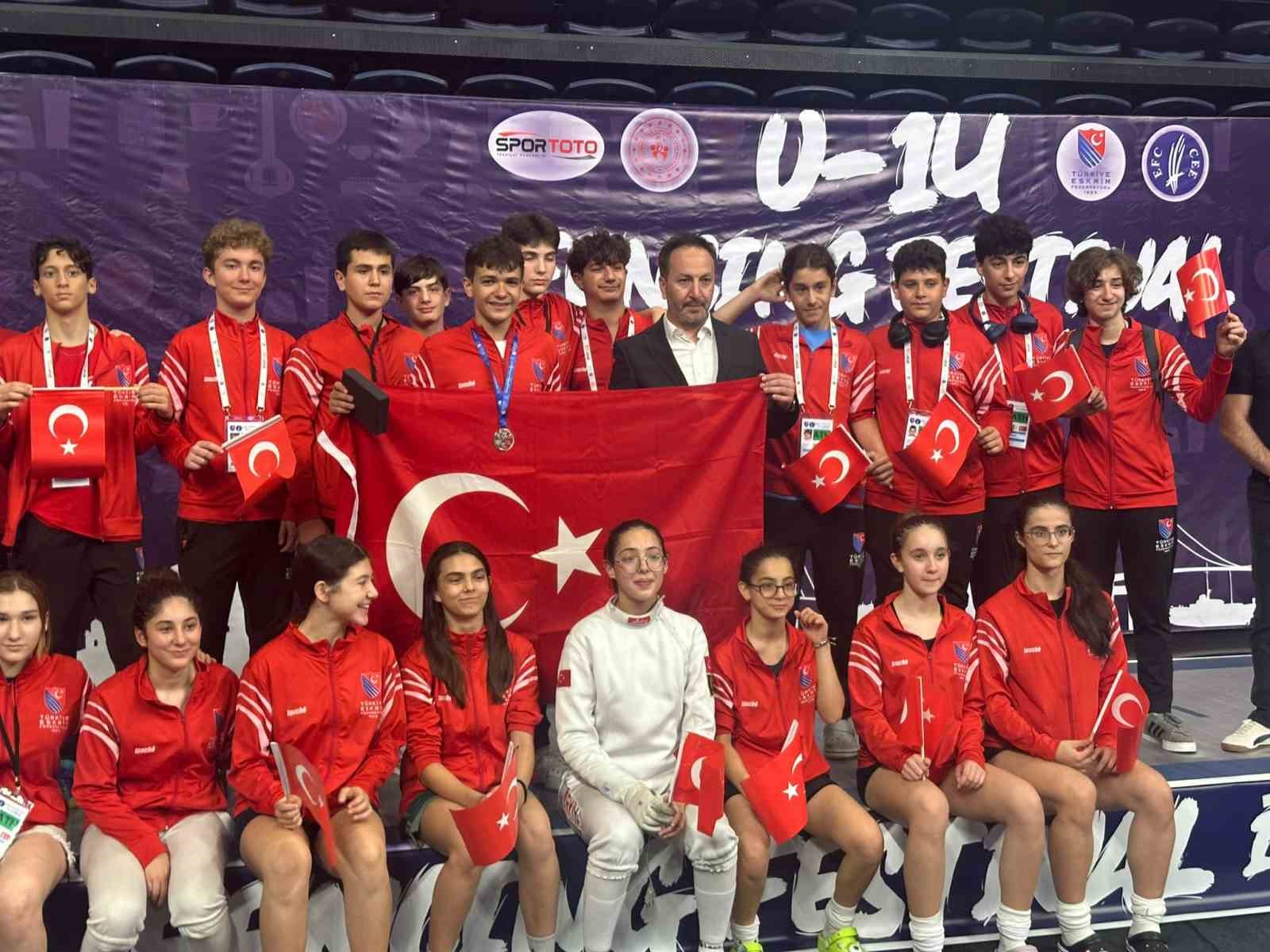 Eskrimde uluslararası başarı: Semi Mermutoğlu’ndan gümüş madalya