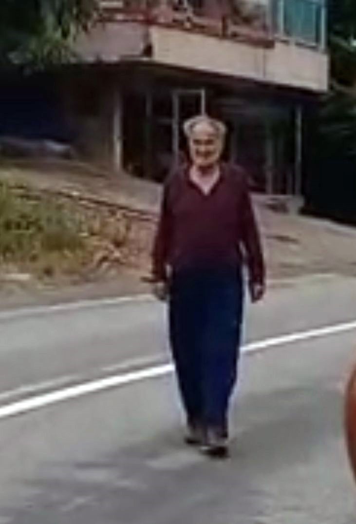 Kalbi evinin yanmasına dayanamadı