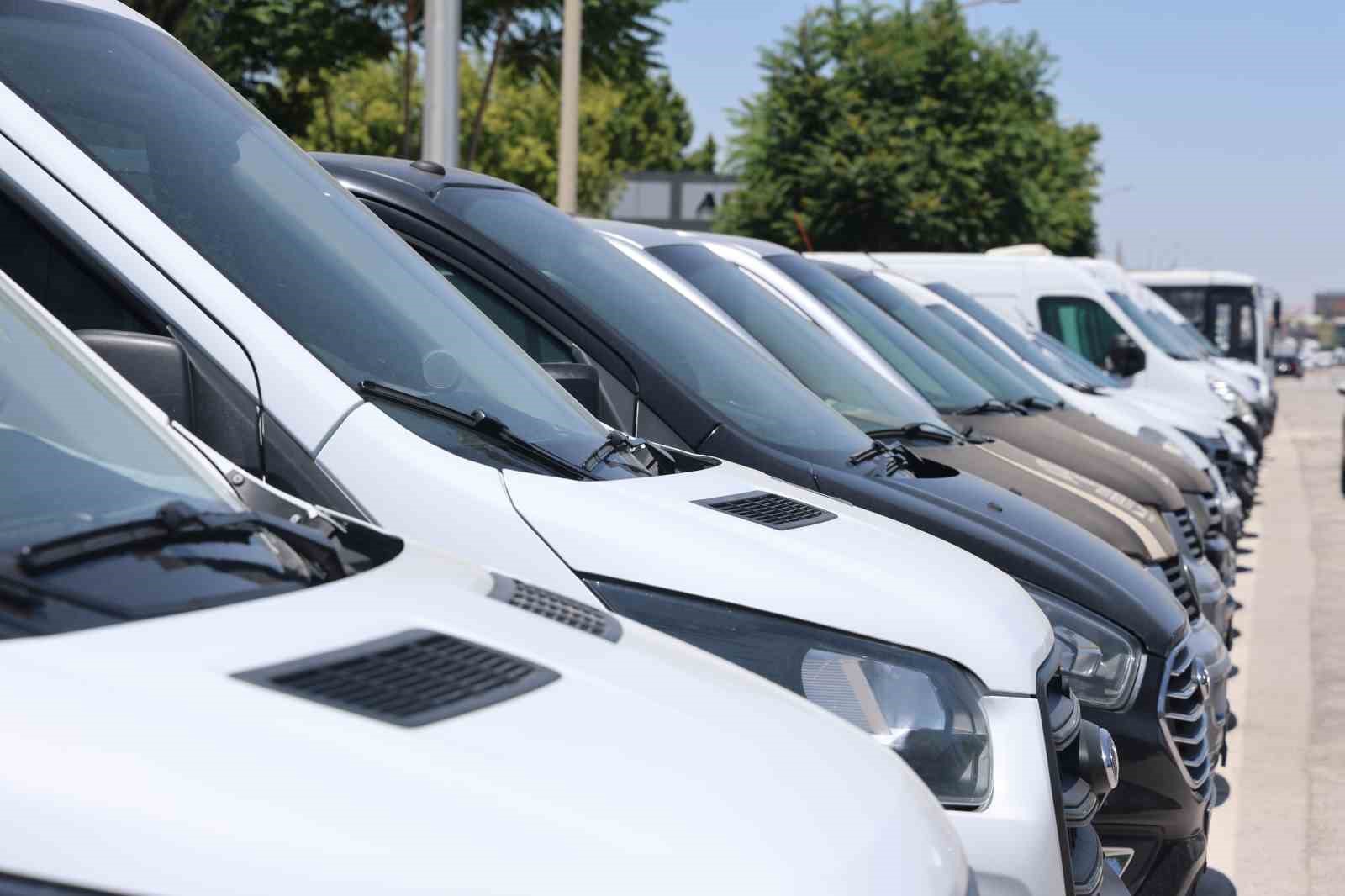 Araç piyasası sabit, gözler faiz indiriminde
