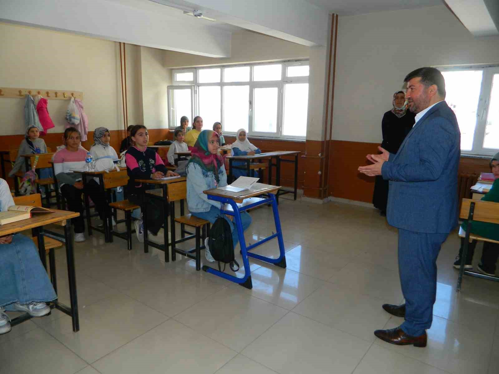 Posof’ta yaz kuran kursuna yoğun ilgi