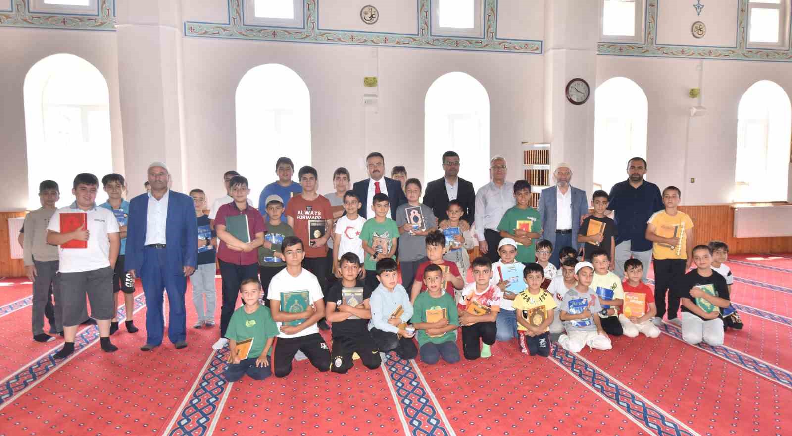 Ahlat&rsquo;ta yaz Kur&rsquo;an kursları a&ccedil;ılış programı d&uuml;zenlendi
