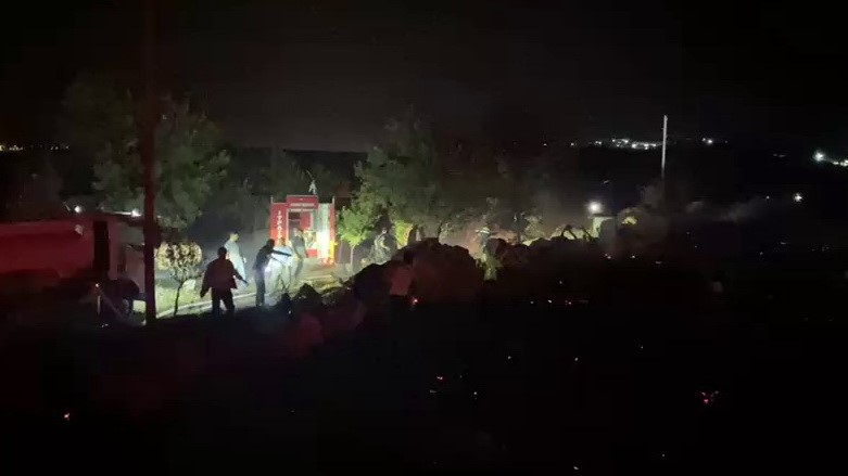 Otluk alanda çıkan yangın saman balyalarına sıçradı
