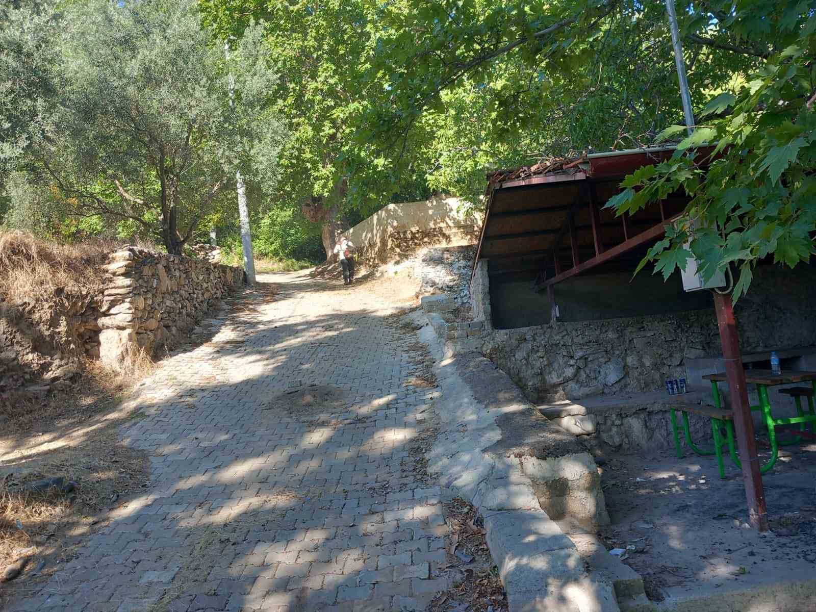 Karacasu’nun gözde yaylasında temizlik mesaisi