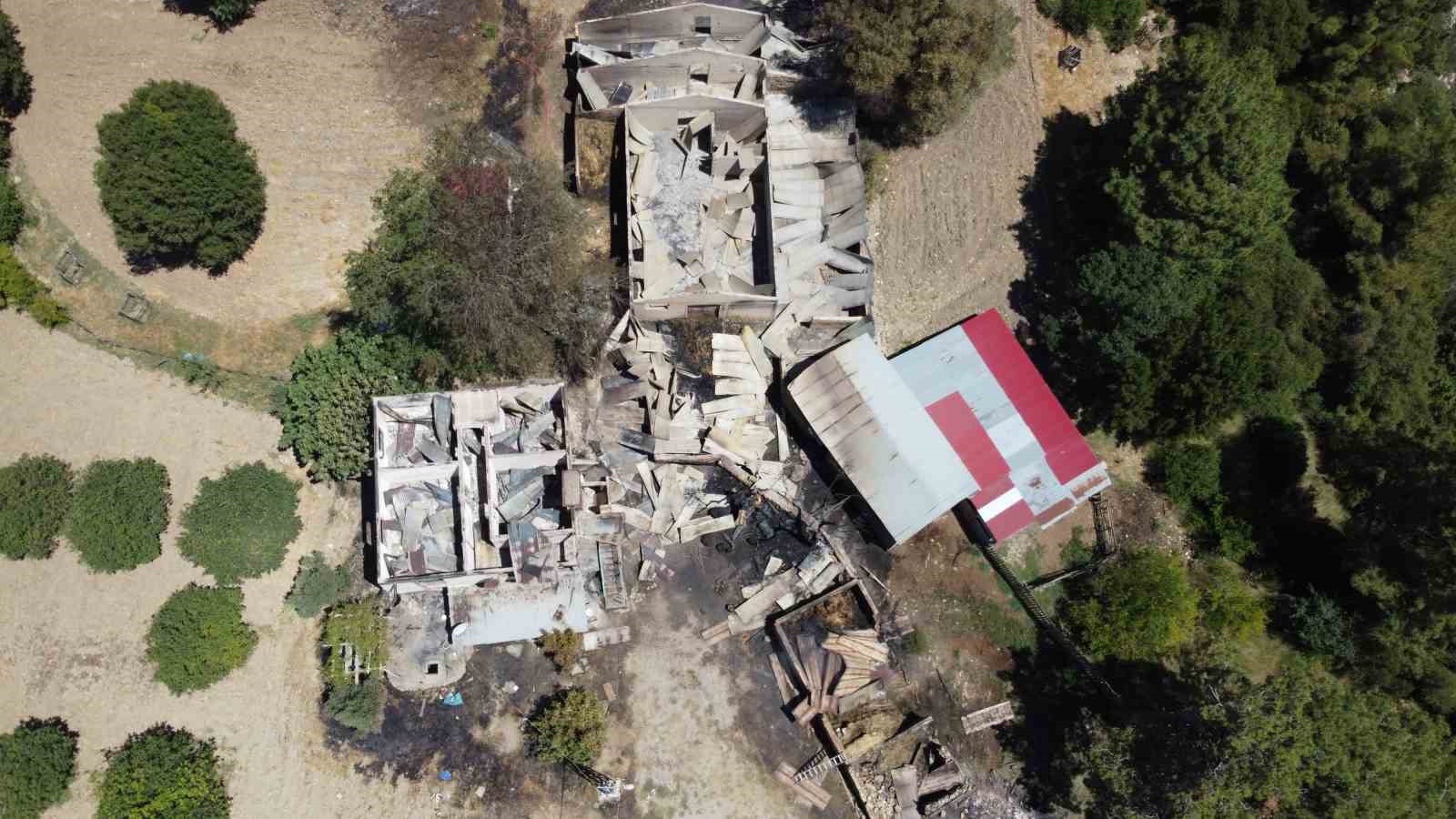 Kozan’daki yangında hasar tespit çalışmaları yapıldı