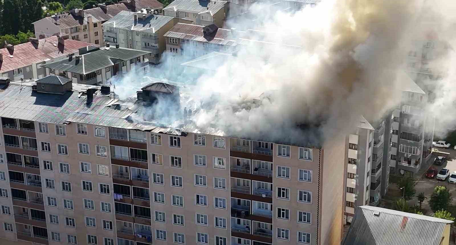 Muş’ta 9 katlı binada yangın çıktı