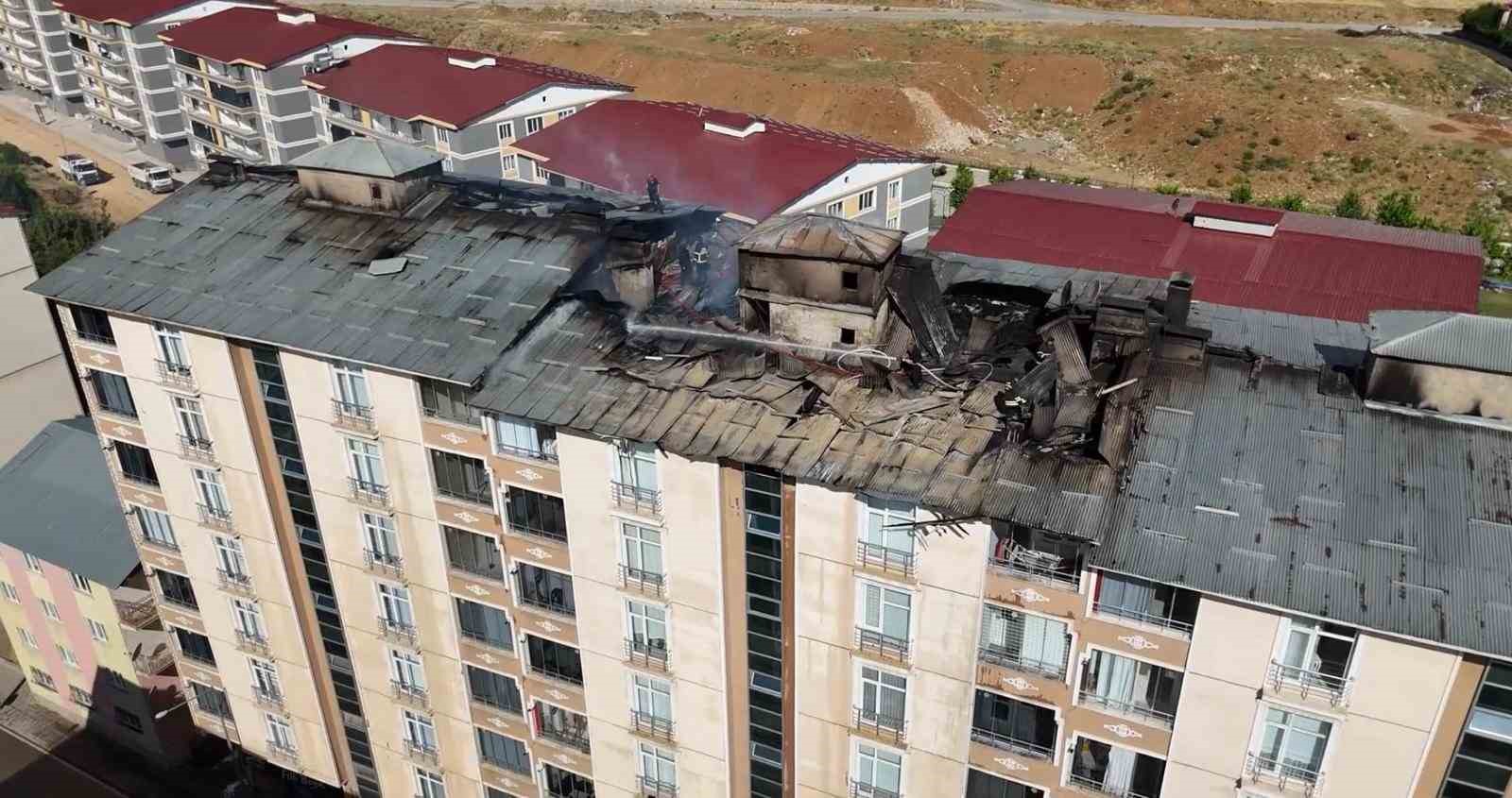 Muş&rsquo;ta 9 katlı binada yangın &ccedil;ıktı
