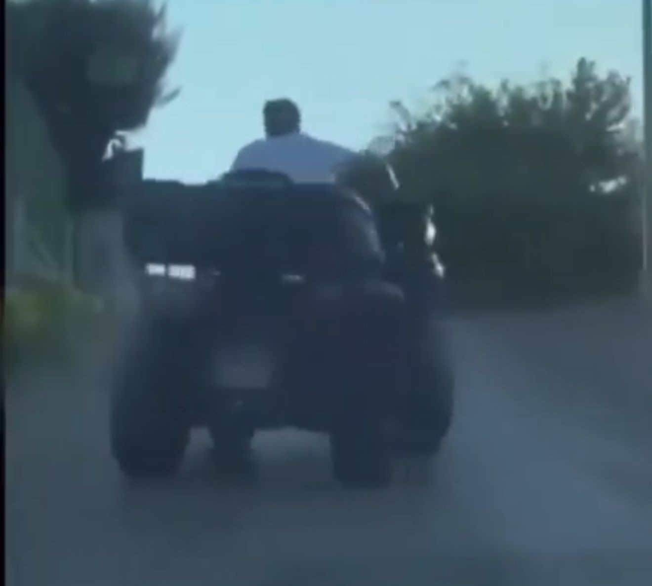 Trafiği tehlikeye atan ATV s&uuml;r&uuml;c&uuml;s&uuml;ne 10 bin TL ceza
