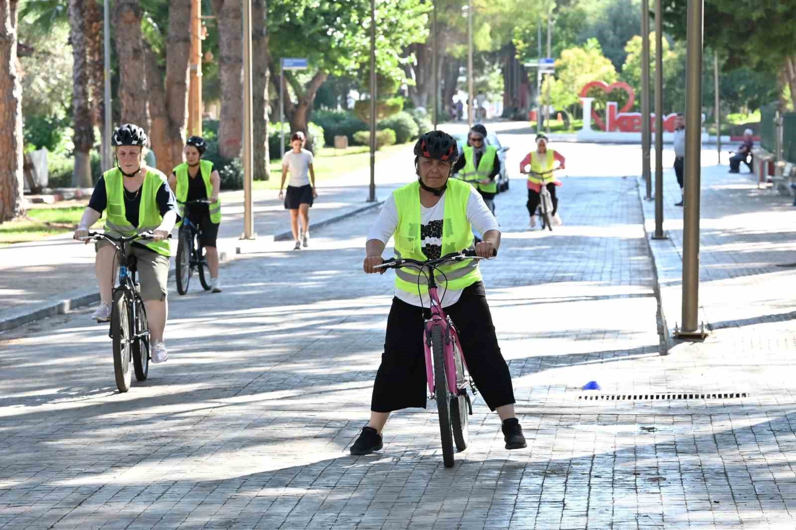Kocag&ouml;z&rsquo;den bisiklet eğitiminde kadınlara destek
