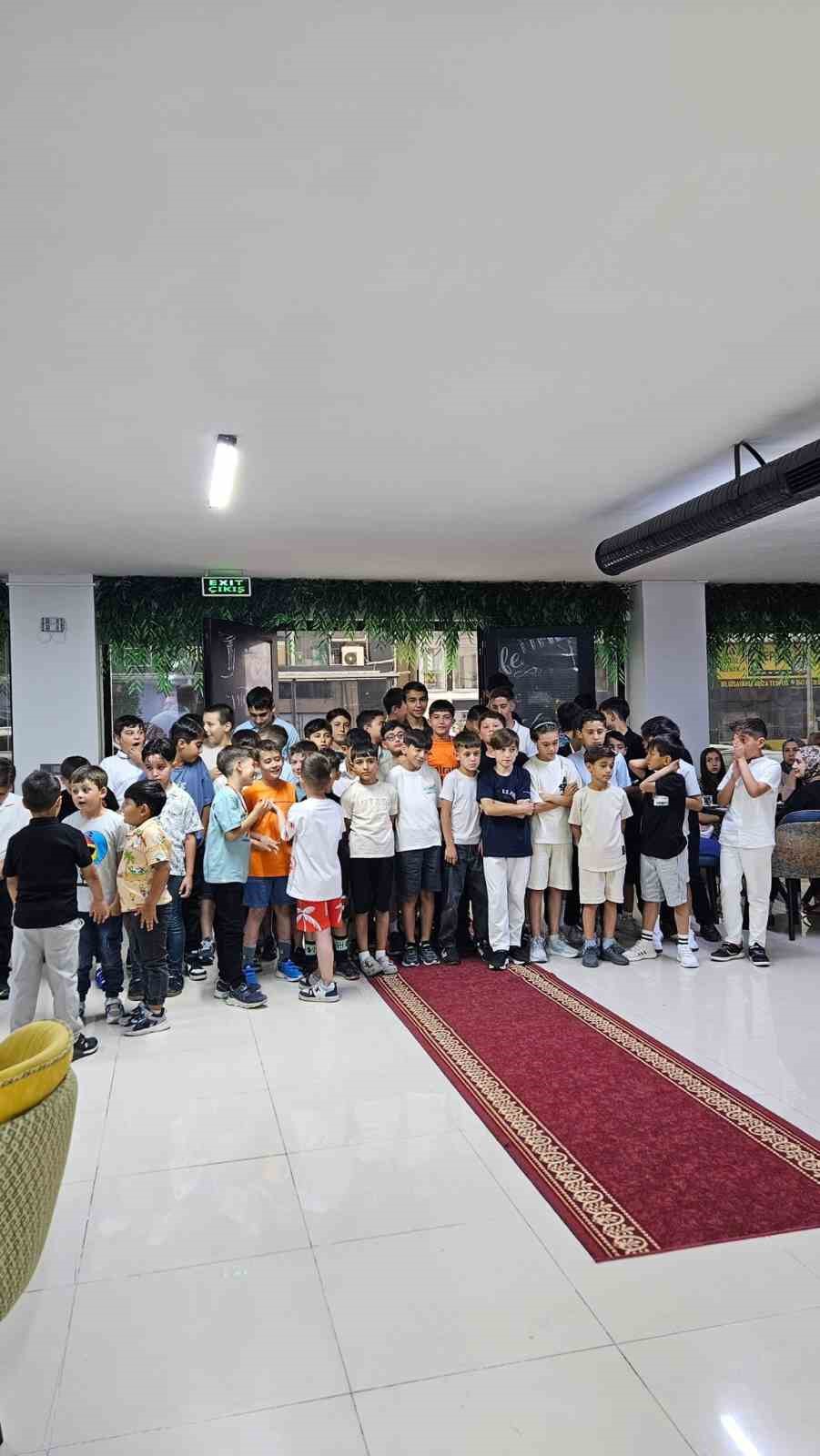 Ömürspor, sezonu aileler ile noktaladı
