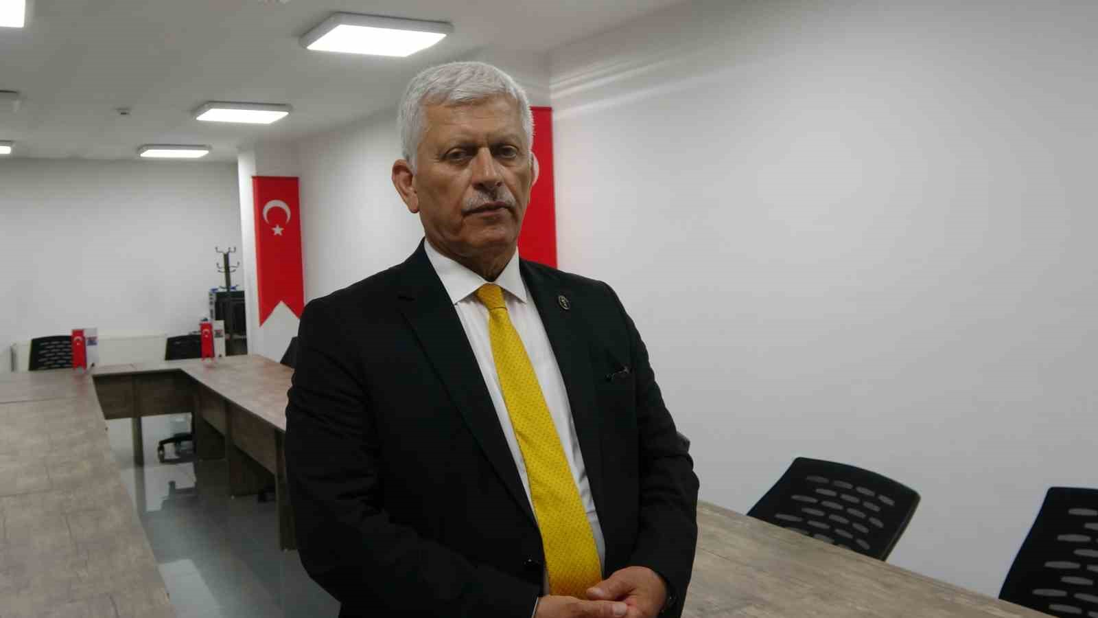 Türk Veteriner Hekimleri Birliği Merkez Konseyi Başkanı Ali Eroğlu:

