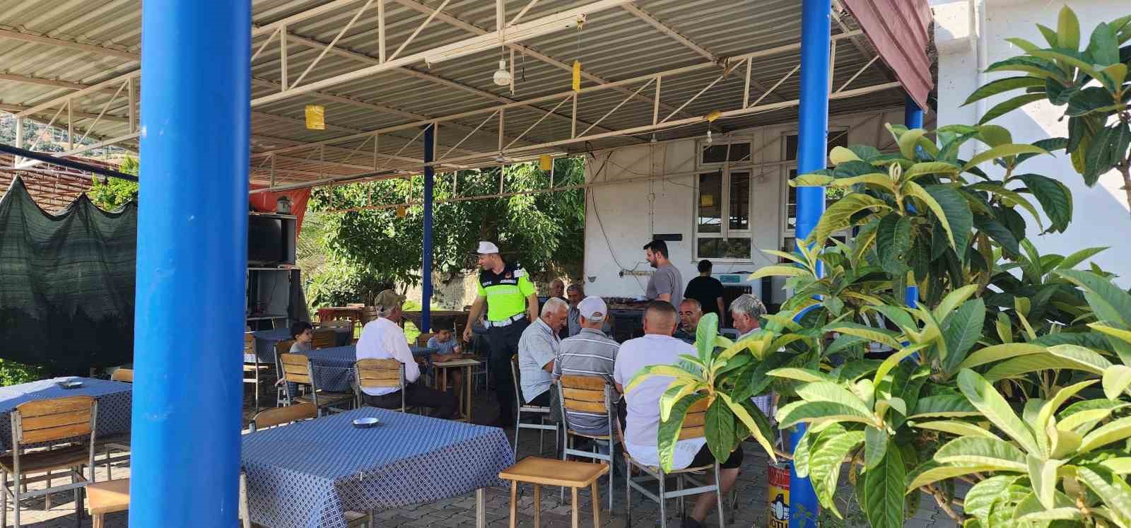 Traktör sürücülerine güvenlik eğitimi
