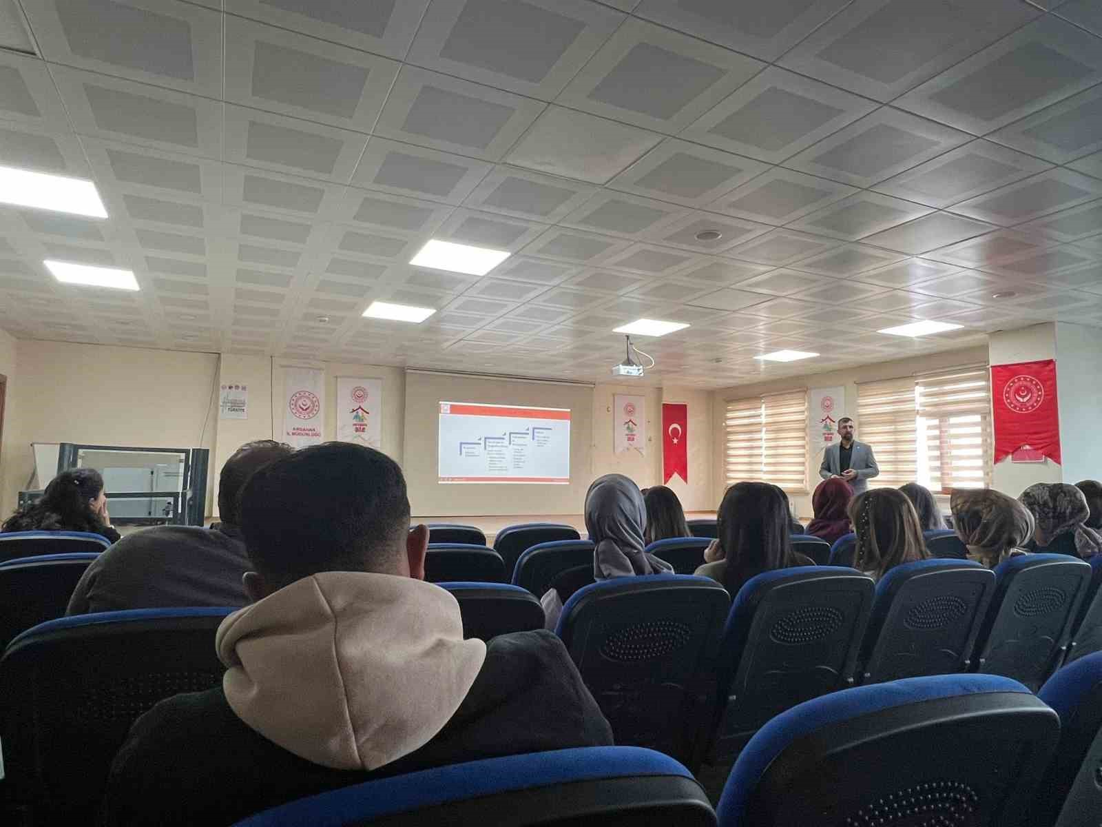 Ardahan’da "Koruyucu Aile Olmak" konulu seminer düzenlendi