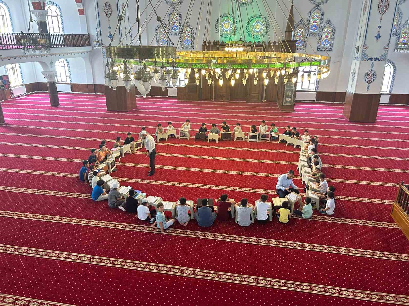 Van’da yaz Kur’an kursları çocuk sesleriyle şenlendi