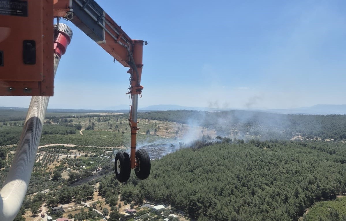 Buca yangınına takviye yapıldı, çalışmalar iyiye gidiyor