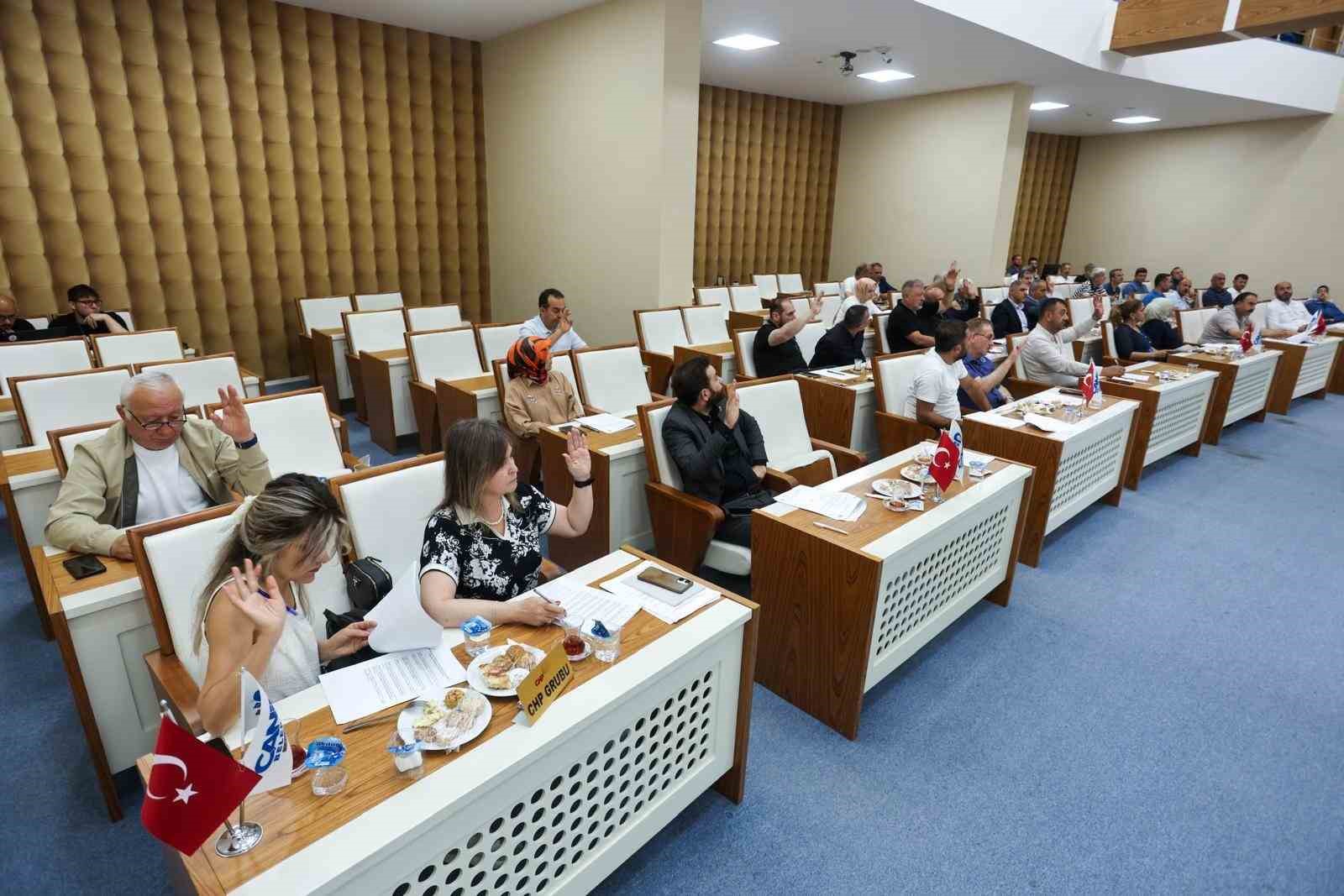 Canik meclisinde tatil yok
