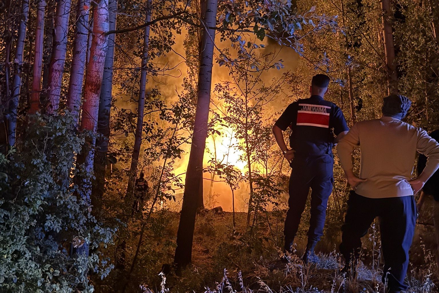 Karaman’da baraka yangını