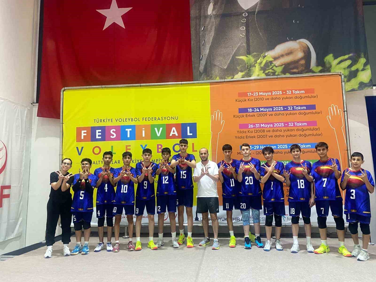 Akhisar’ın Efeleri sahada tarih yazdı