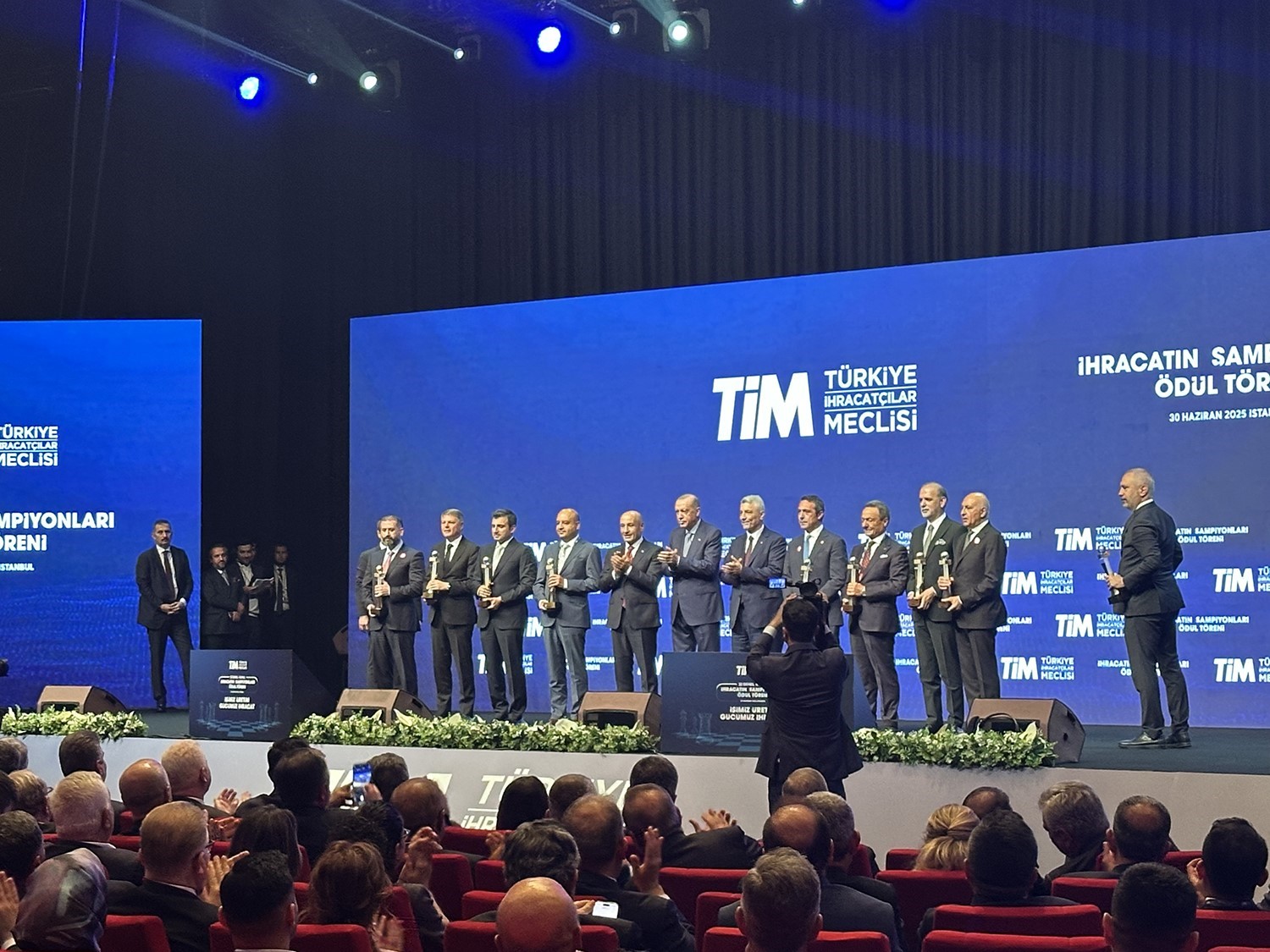 Cemar, TİM&rsquo;in &ouml;d&uuml;l t&ouml;renine katıldı
