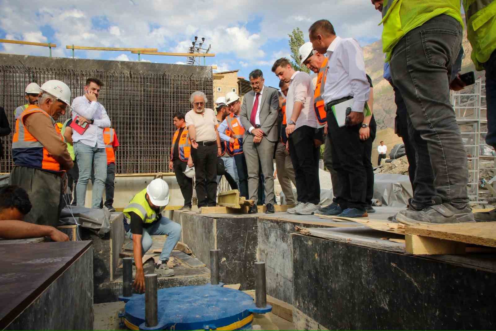 Hakkari’de sismik izolatörlü hastane dönemi başlıyor