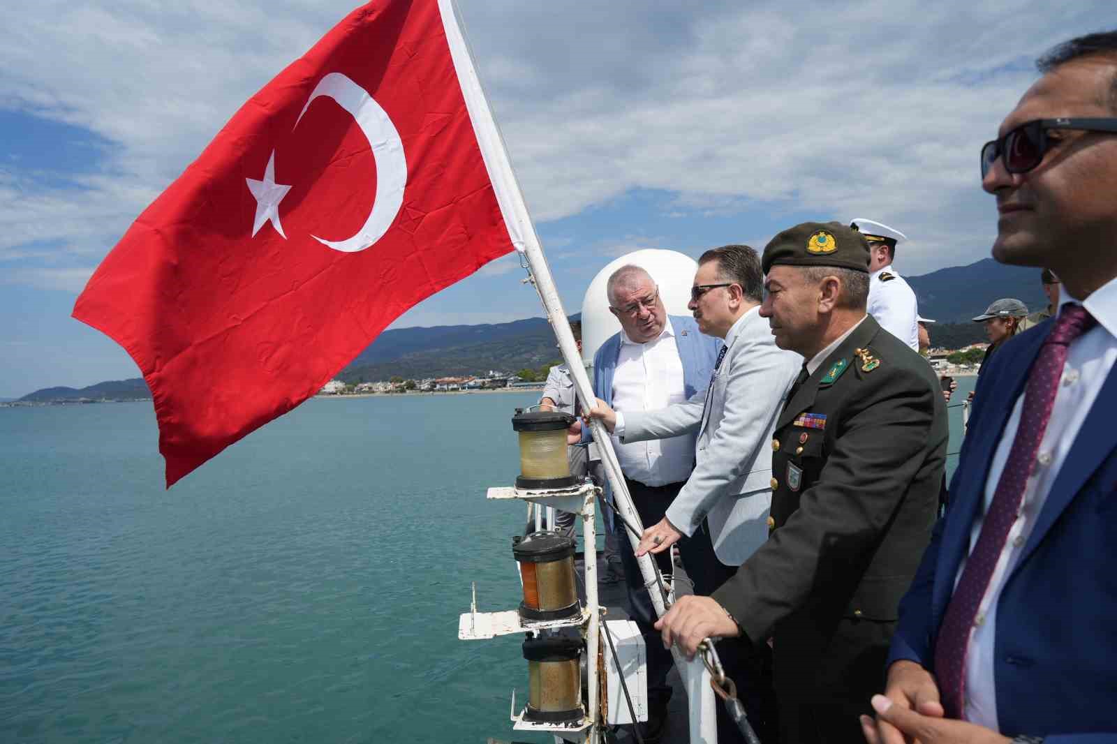 Edremit&rsquo;te Kabotaj Bayramı tekne korteji ile kutlandı
