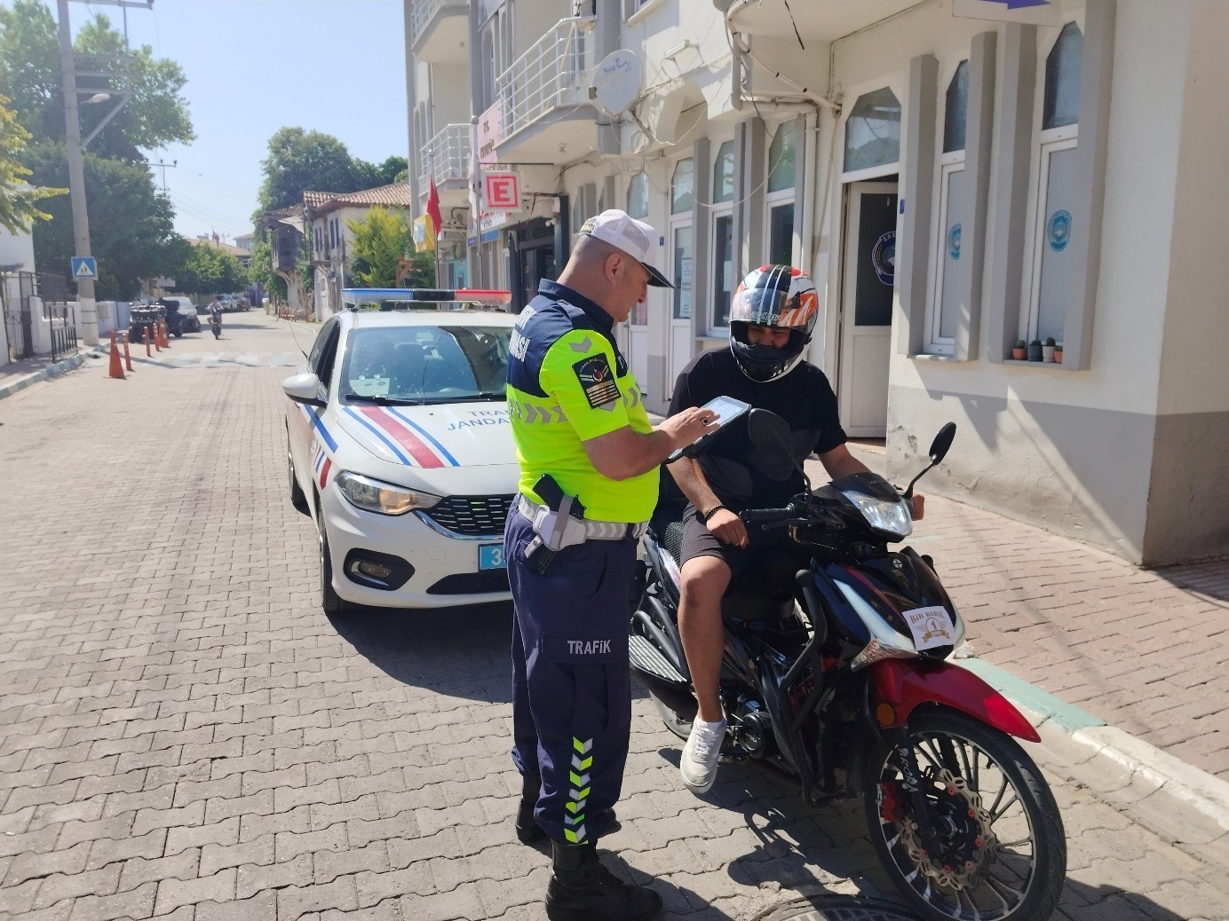 Kırklareli’nde trafik denetimi: 221 sürücüye ceza