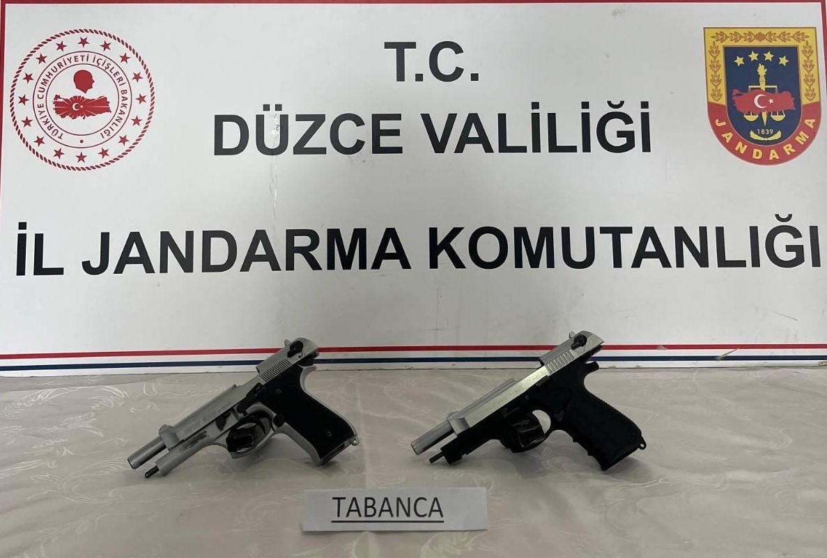 Düğünde havaya ateş edenler yakalandı