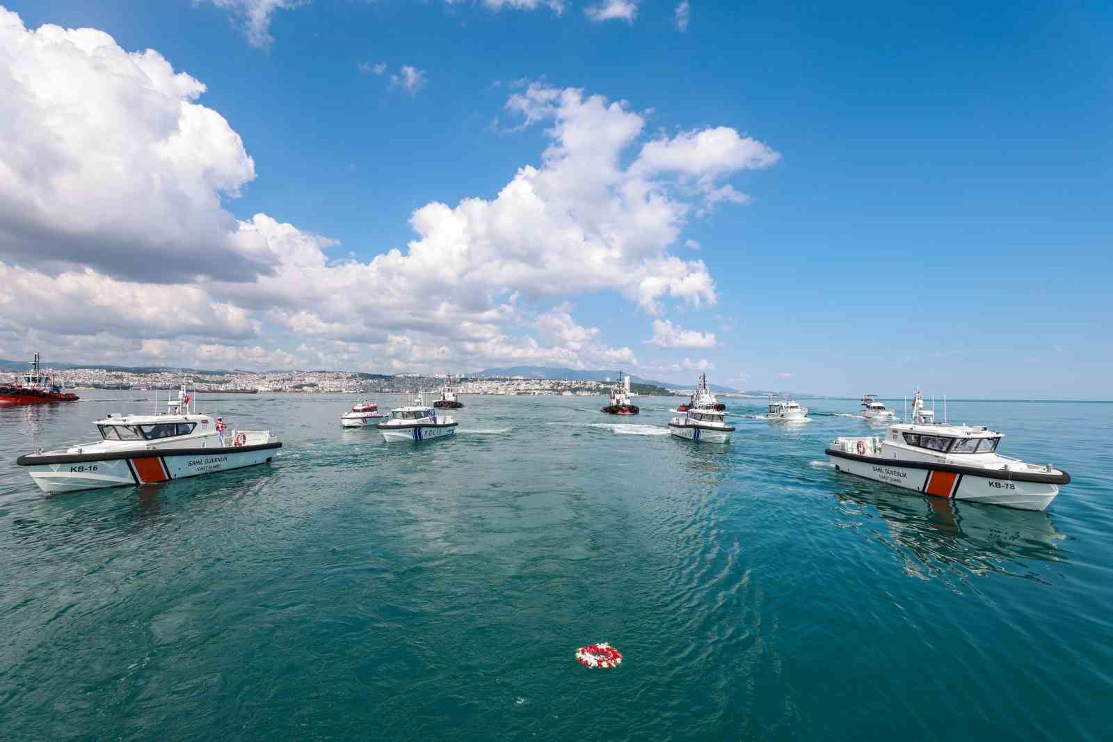 Samsun&rsquo;da Kabotaj Bayramı denize &ccedil;elenk bırakılarak kutlandı
