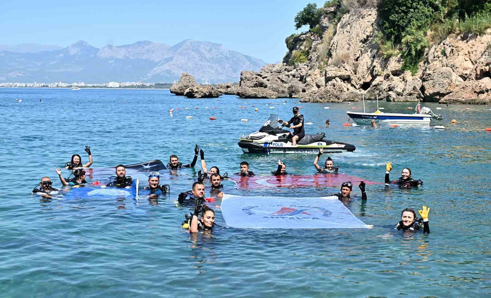 Muratpaşa’nın mavi bayrakları plajlara çekildi