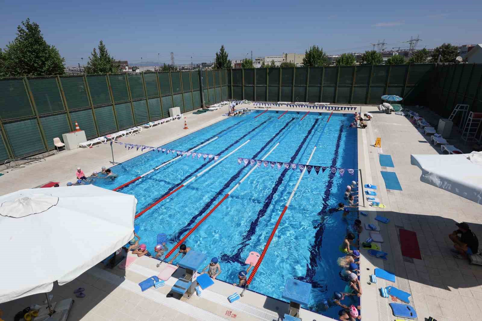 Büyükşehir Yaz Spor Okulları’nda eğitimler başladı
