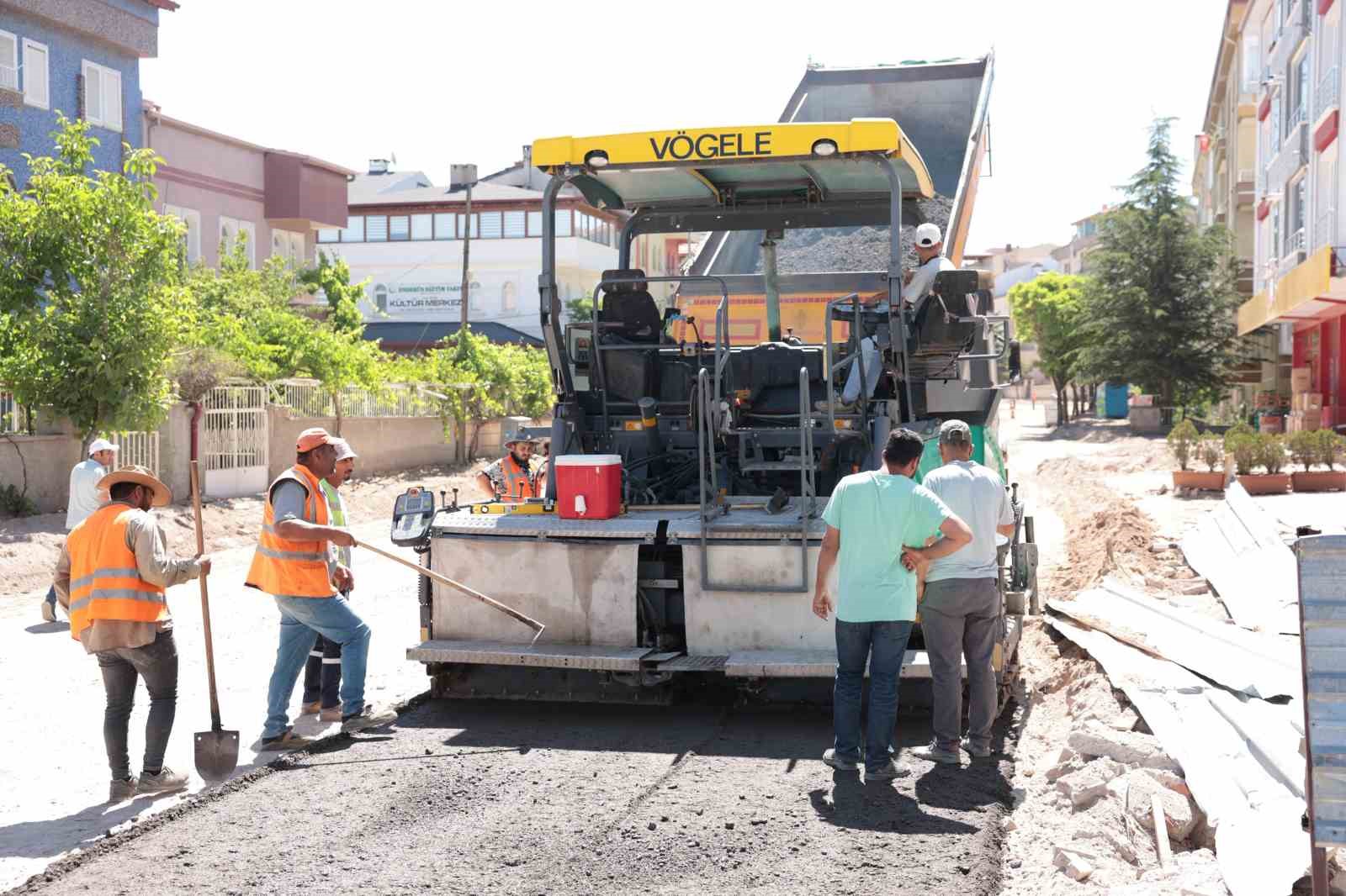 Başkan Arı, alt yapı çalışmalarını yerinde inceledi