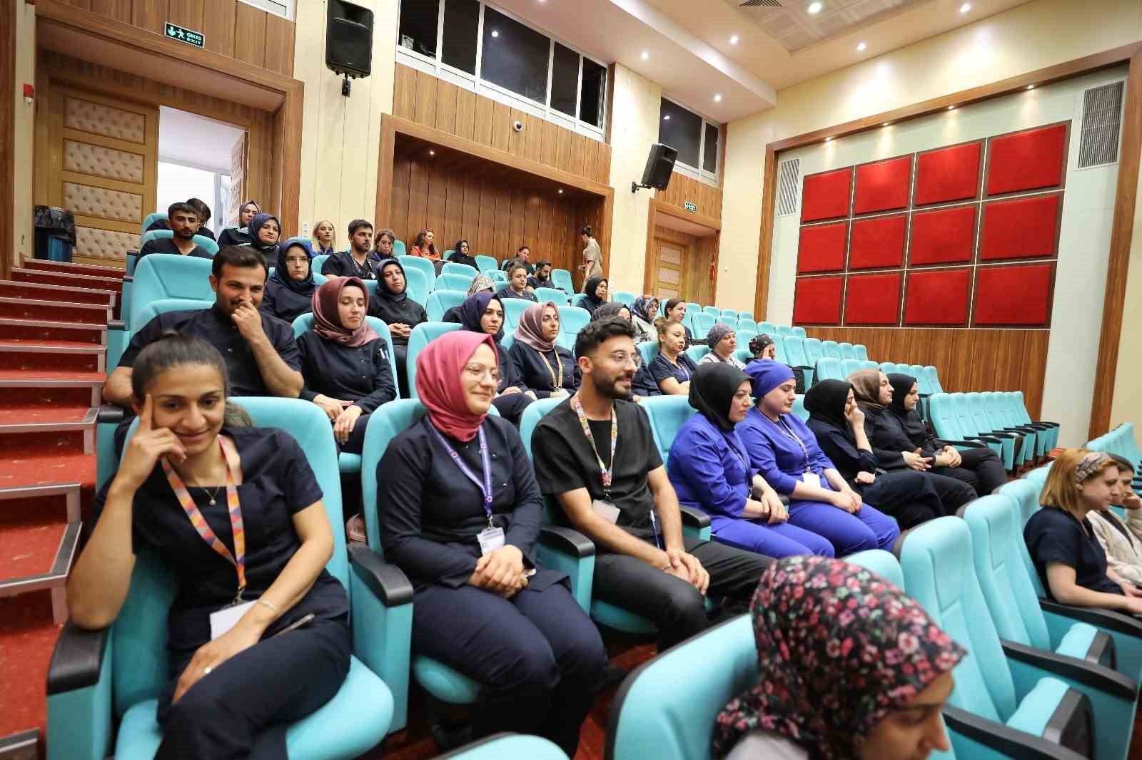 FÜ Hastanesi çalışanlarına kadına yönelik şiddetle mücadele semineri