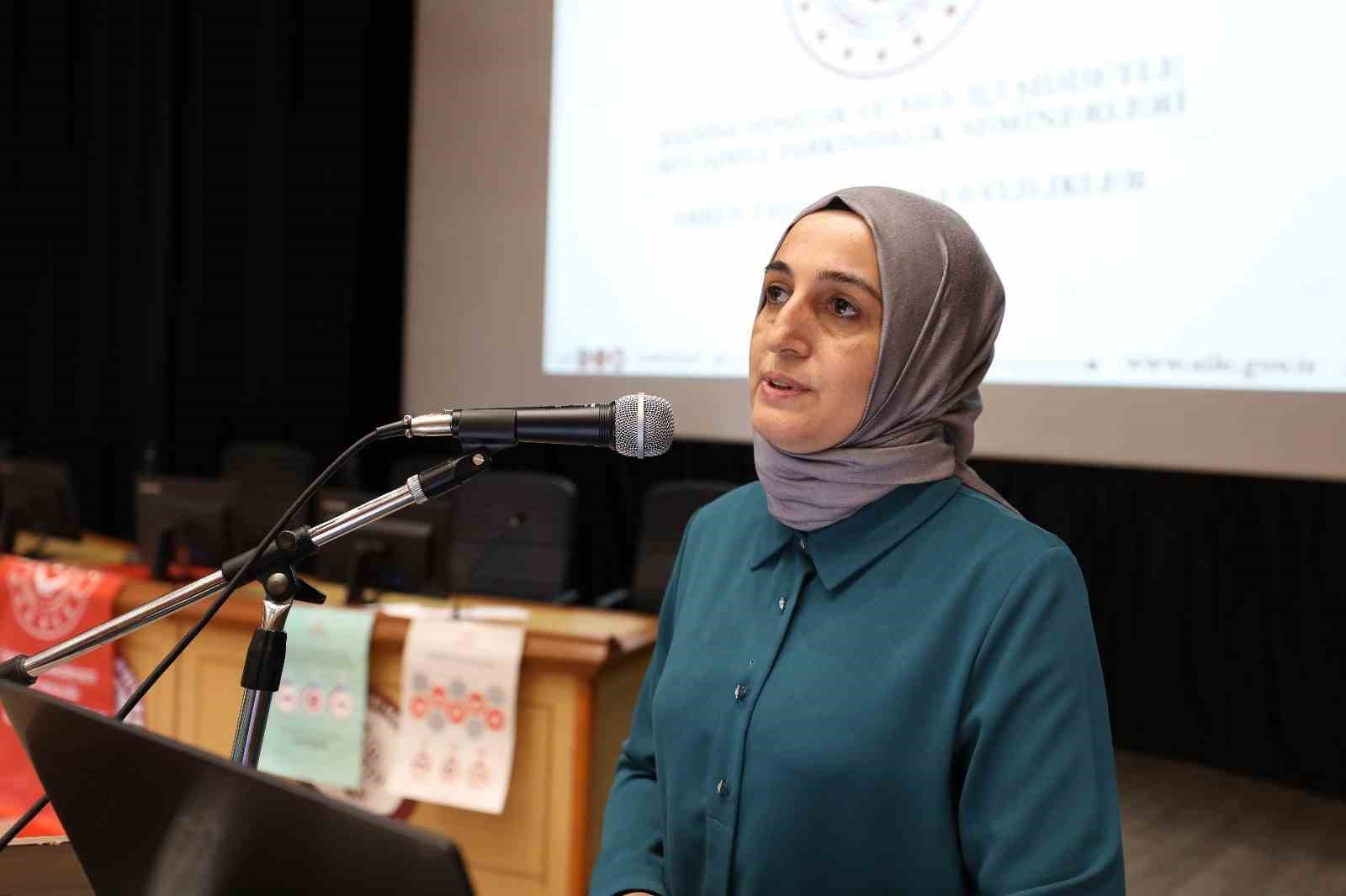 F&Uuml; Hastanesi &ccedil;alışanlarına kadına y&ouml;nelik şiddetle m&uuml;cadele semineri
