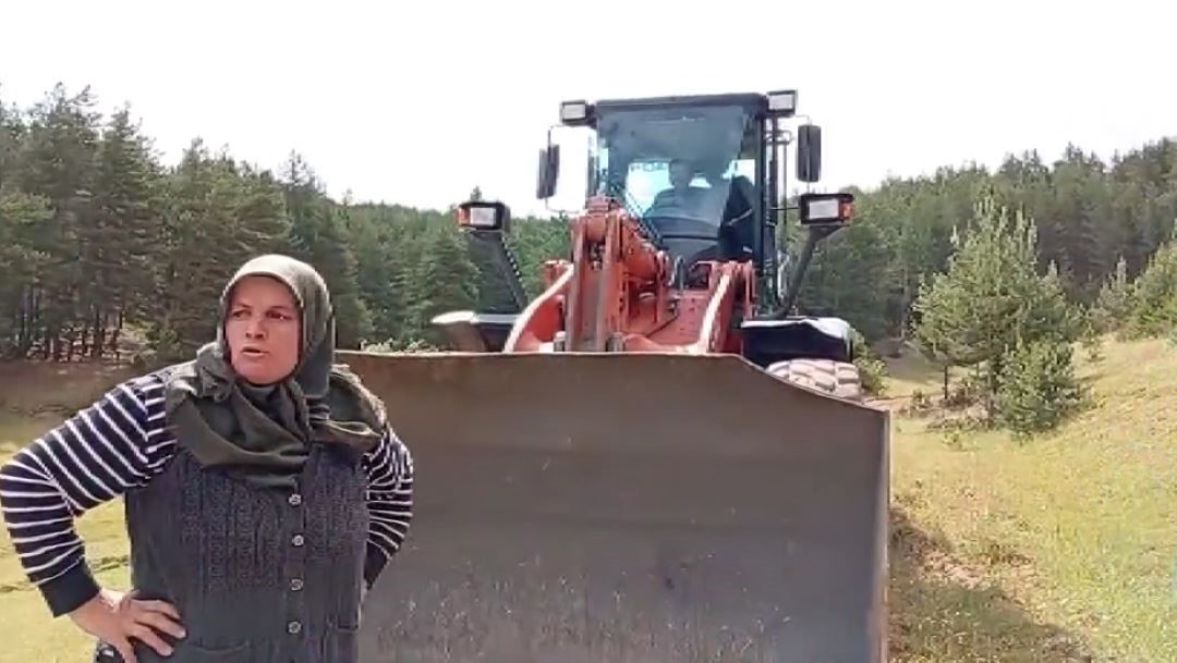 Siyanür depolama havuzu yapımına çevre sakinleri engel oldu