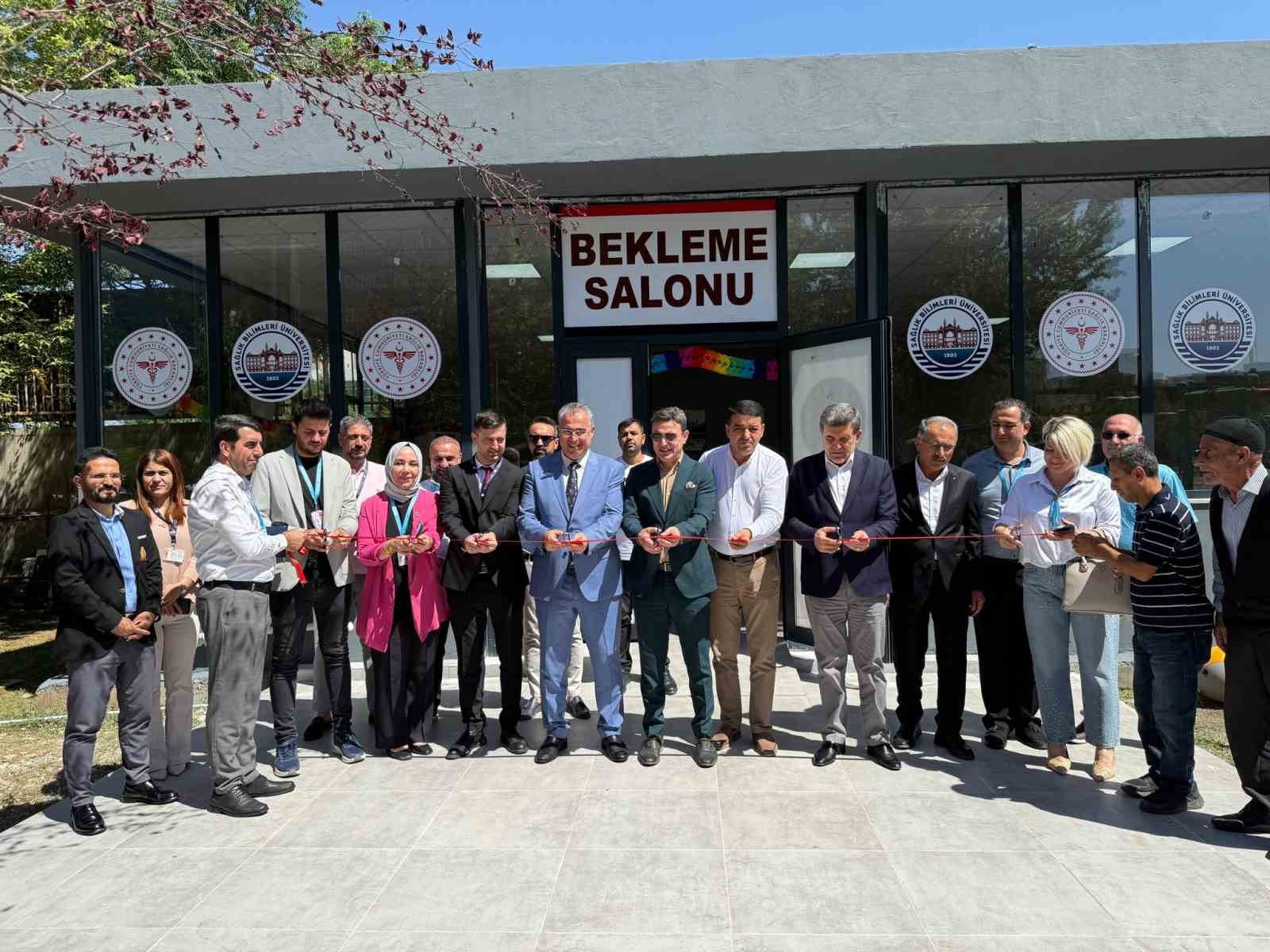 Kayapınar’da Kadın Doğum ve Çocuk Hastanesi’ne bekleme salonu desteği