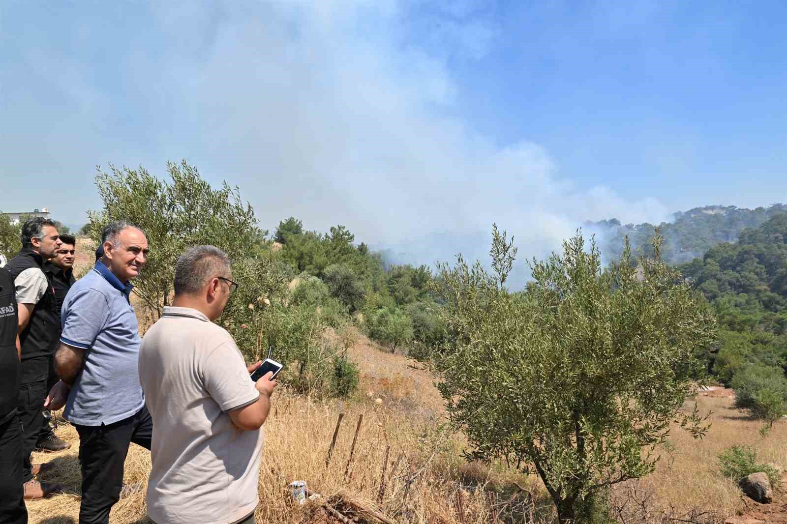 Manisa&rsquo;daki orman yangınlarıyla yoğun m&uuml;cadele devam ediyor
