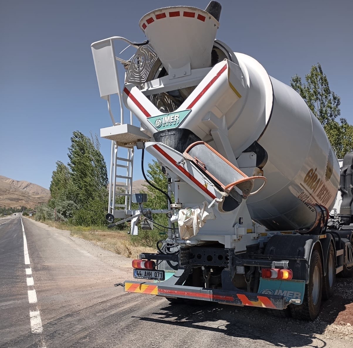 Beton mikser ile motosiklet arpt: 1 kii yaraland

