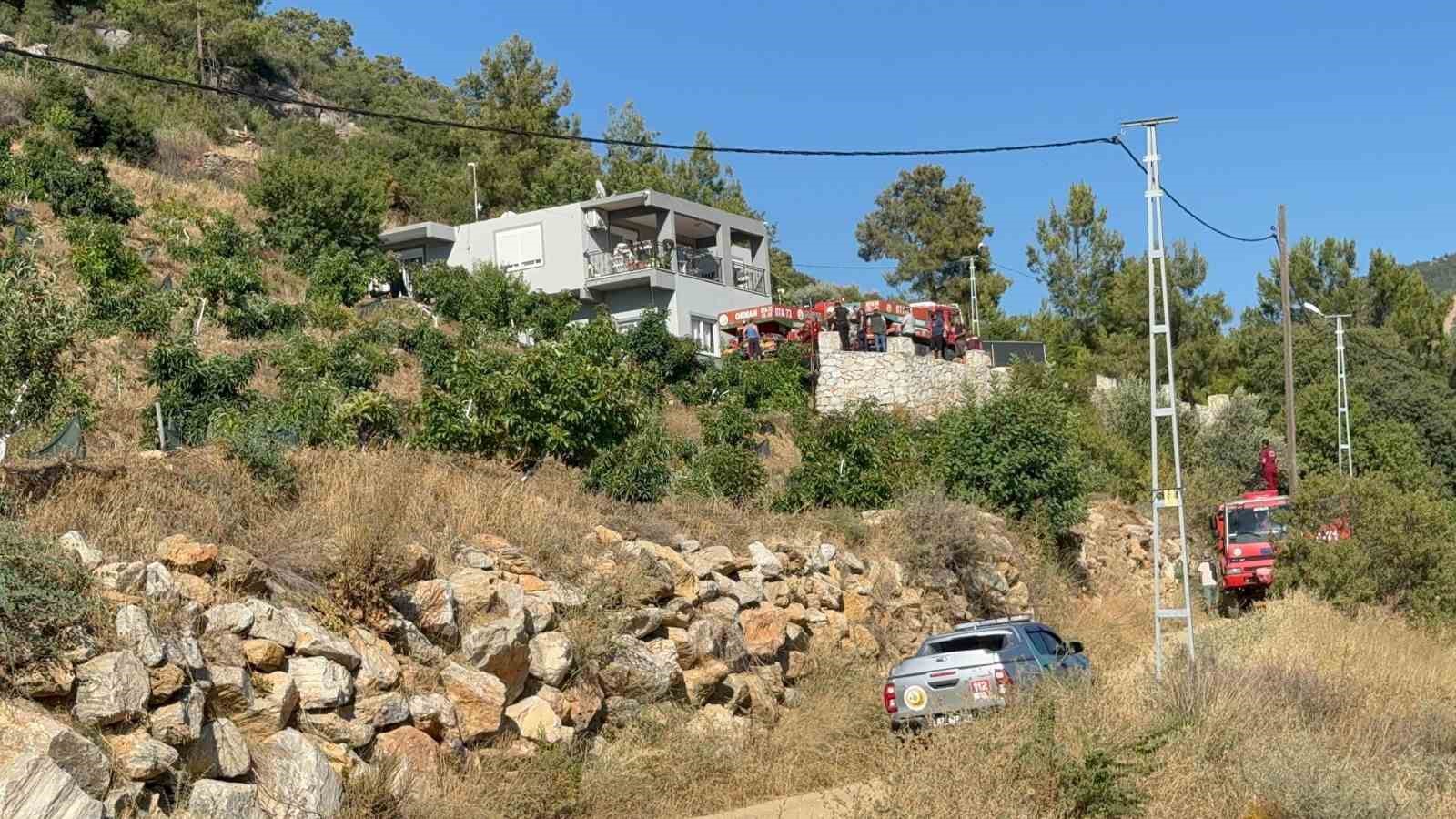 Gazipaşa’da ormanlık alanda başlayan yangın büyümeden söndürüldü
