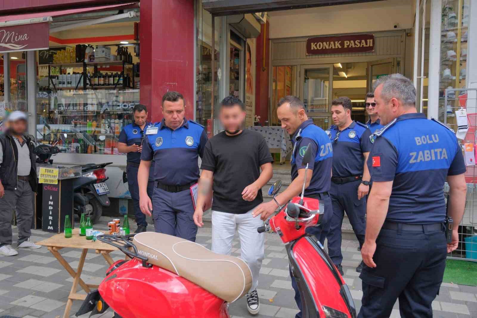 Kaldırım işgaline zabıta müdahalesi