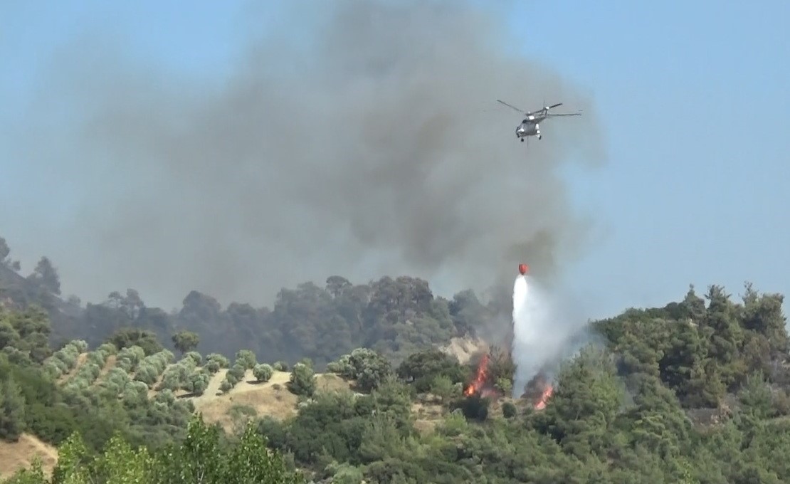 Manisa’daki alevlere 5 uçak ve 7 helikopterle müdahale