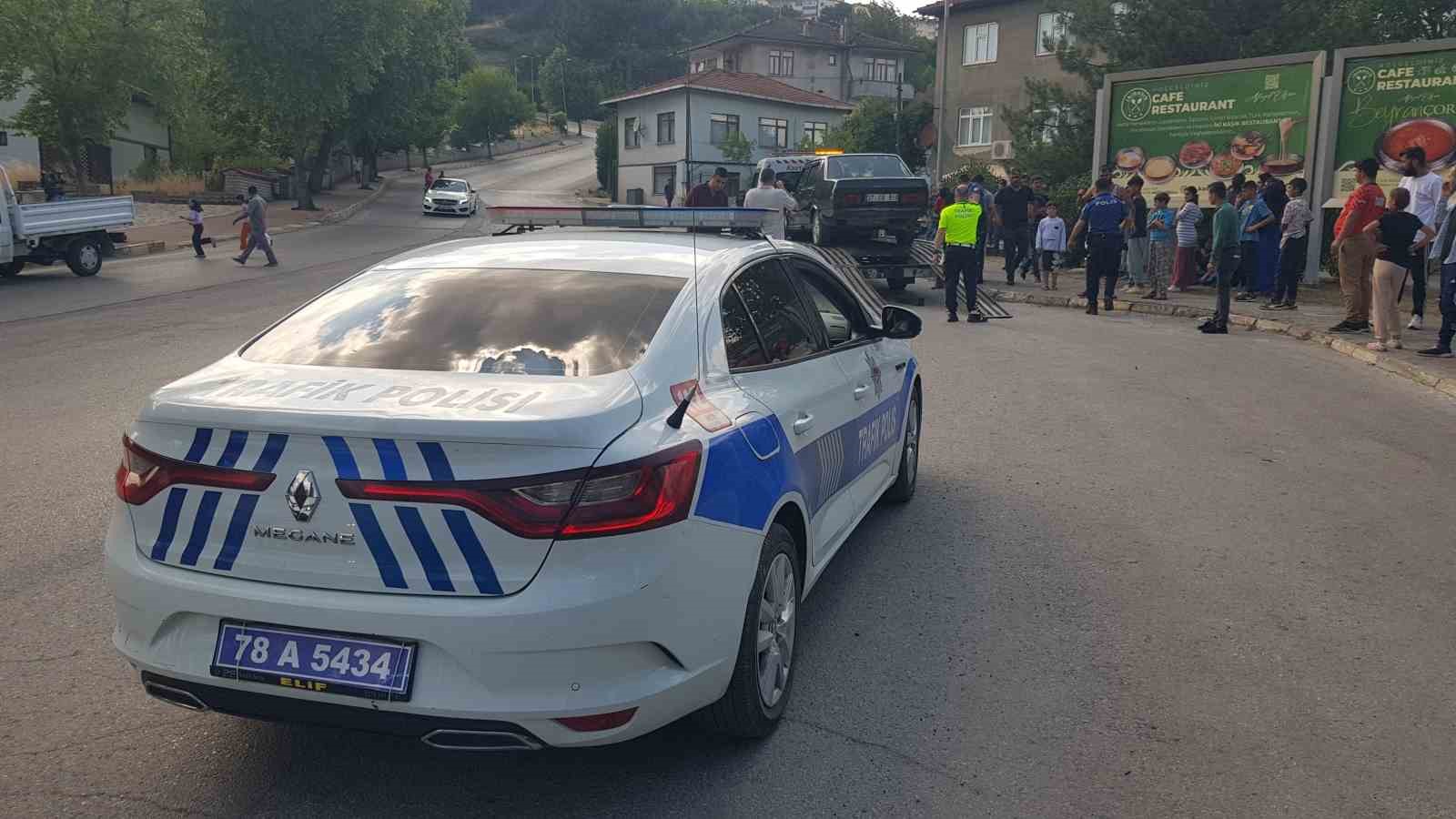 "Dur" ihtarına uymayıp 4 araca çarpan sürücüye 78 bin lira ceza kesildi