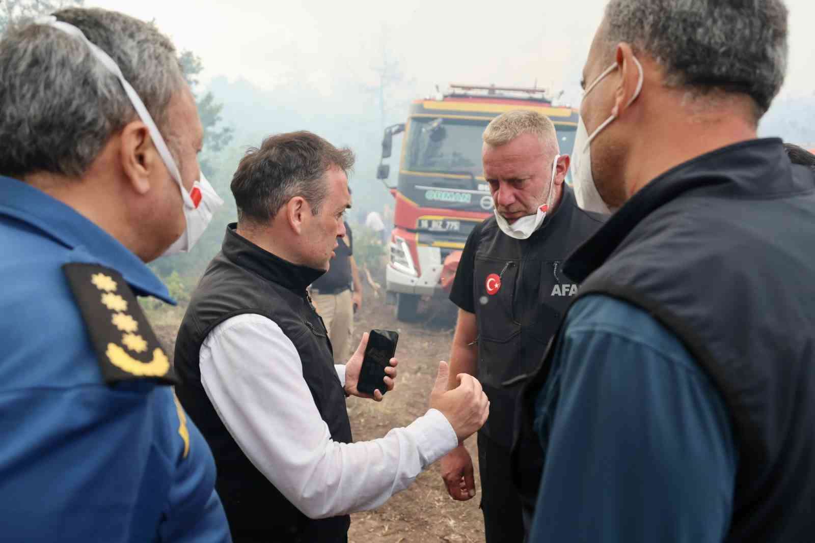 Bilecik Valisi S&ouml;zer: "Kuyubaşı&rsquo;nı ve &Ouml;renk&ouml;y&rsquo;&uuml; hayvanlarıyla beraber tahliye ediyoruz"
