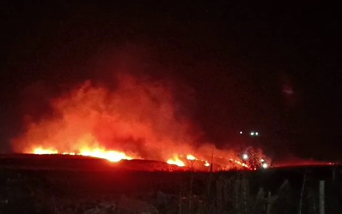 Madde bağımlılarının çıkardığı yangın evlere sıçramadan söndürüldü