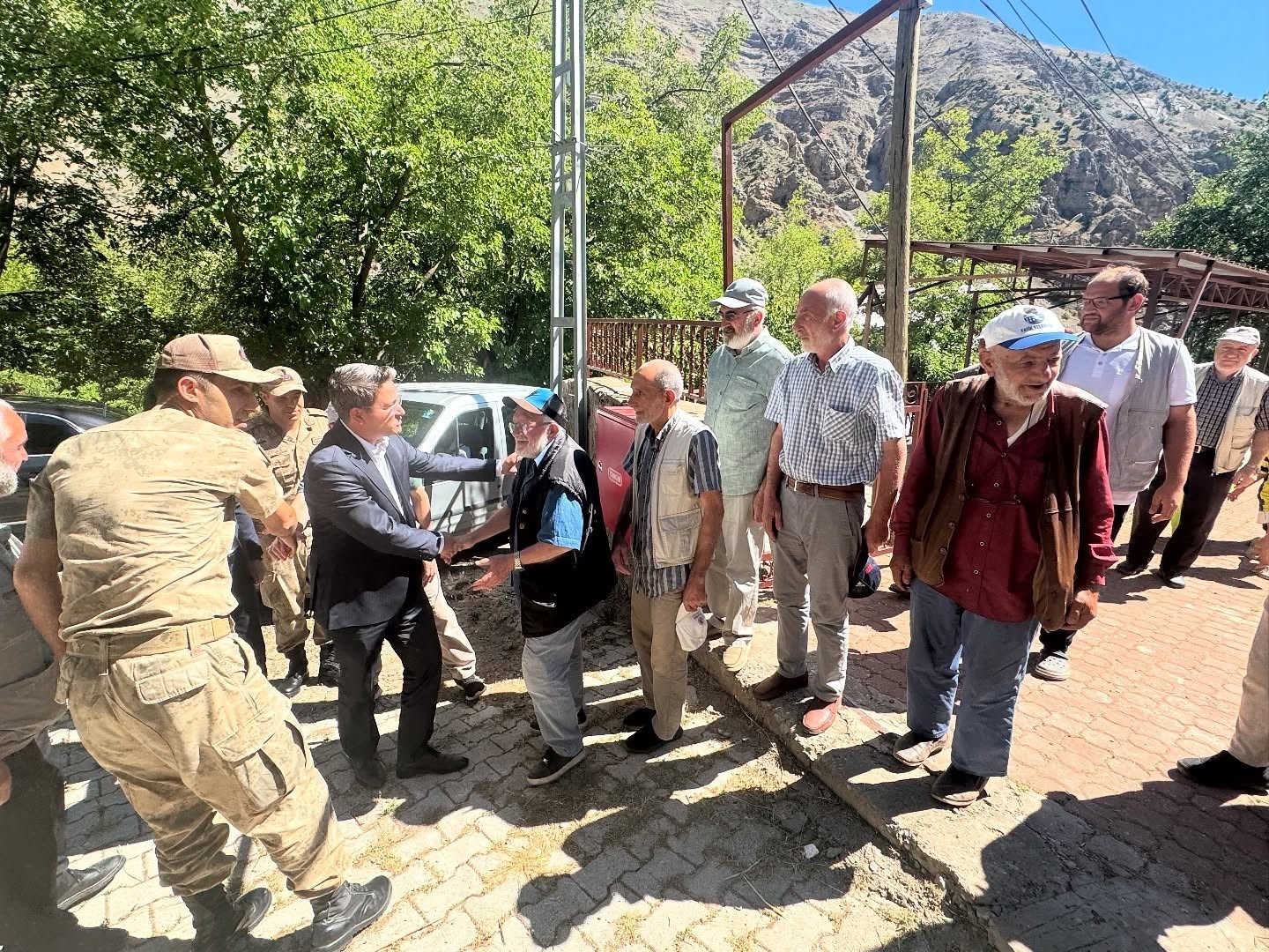 Kaymakam Arıkan ilk ziyaretini 33 vatandaşın şehit edildiği Başbağlar köyüne gerçekleştirdi