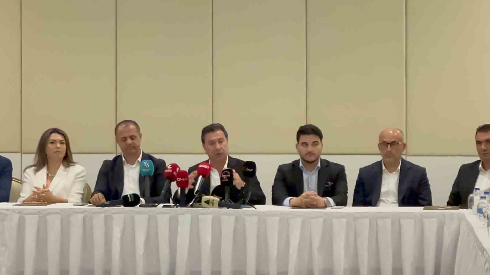 Muğlaspor ilk y&ouml;netim kurulu toplantısını Marmaris&rsquo;te yaptı: &lsquo;Hedef &ouml;nce birlik, sonra 1.lig&rsquo;
