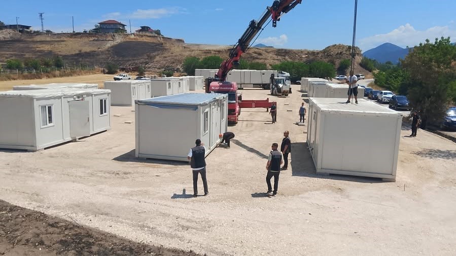 Konteyner kentler yangın b&ouml;lgelerine sevk edildi
