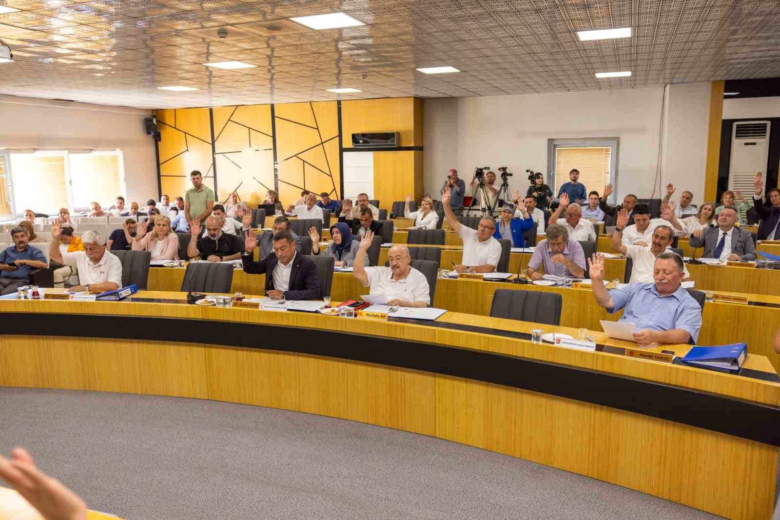 Afyonkarahisar Belediyesi halk otobüsü ücretlerine yüzde 47 zam yaptı