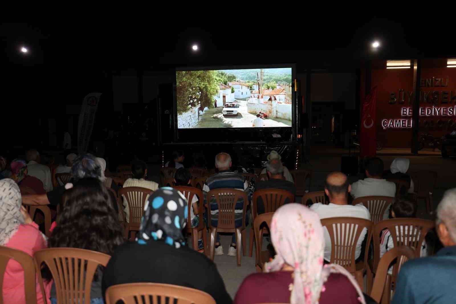 Çameli’nde sinema ve türkü dolu yaz akşamı